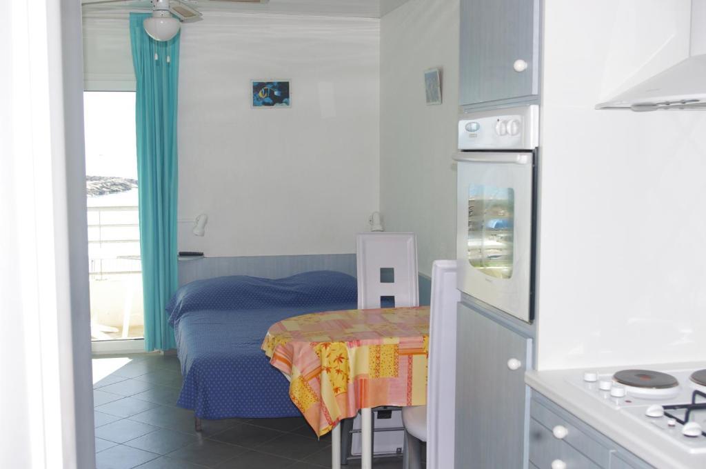 Aparthotel Les Stoechades Hyères Zimmer foto