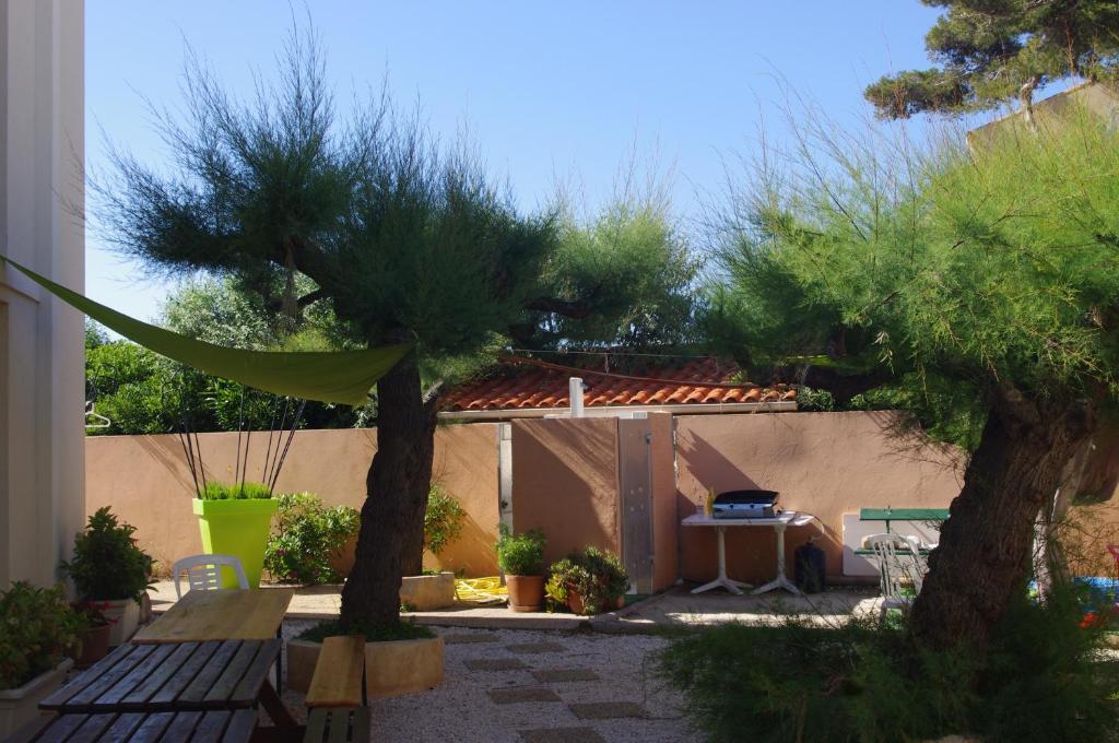 Aparthotel Les Stoechades Hyères Zimmer foto
